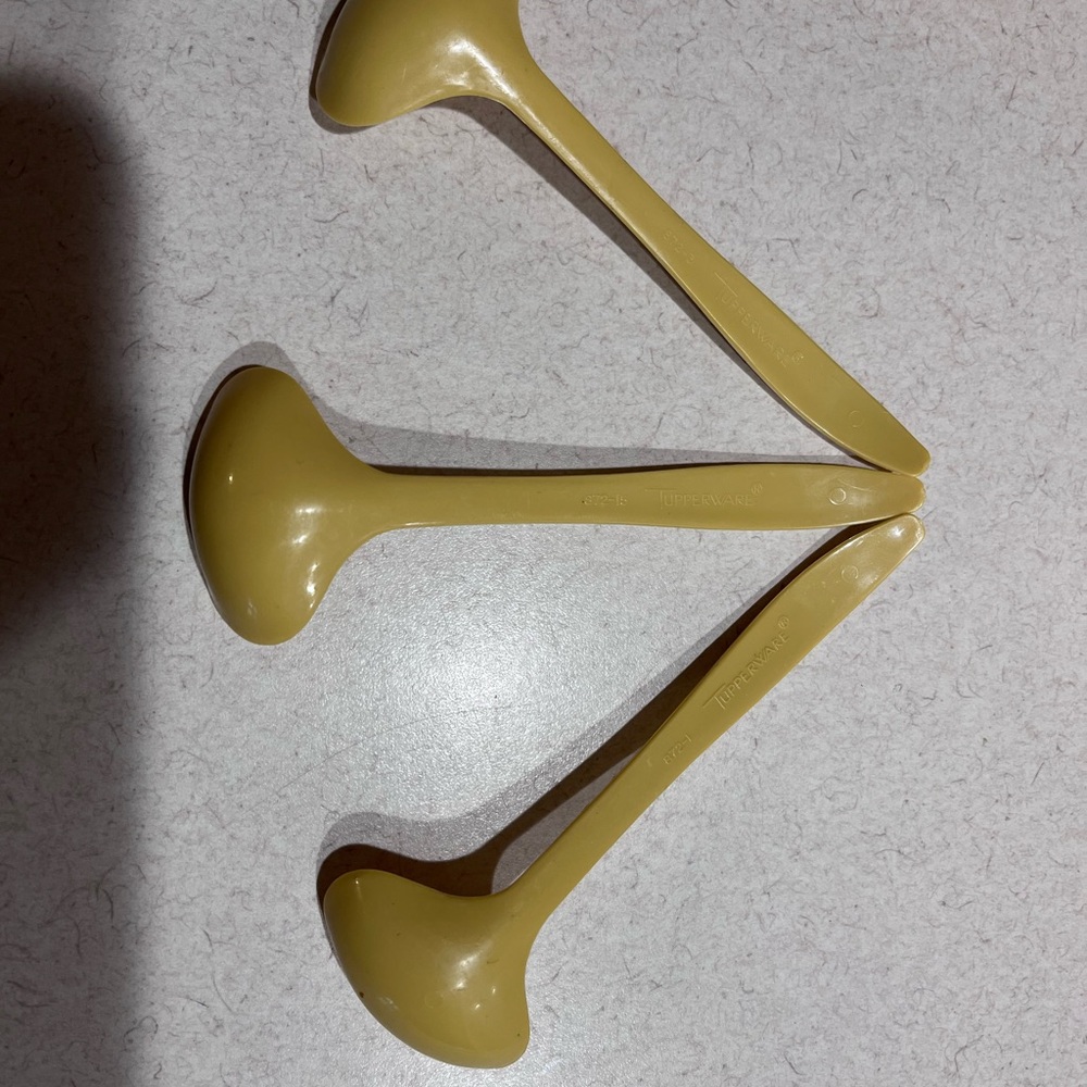 Set of Three Yellow Tupperware Condiment Spoons - Picture 2 of 5